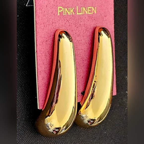 Gold Tone Earrings - Picture 1 of 2